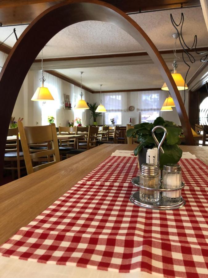 Hotel-Restaurant Gasthof Zum Schuetzen Baiersbronn Extérieur photo