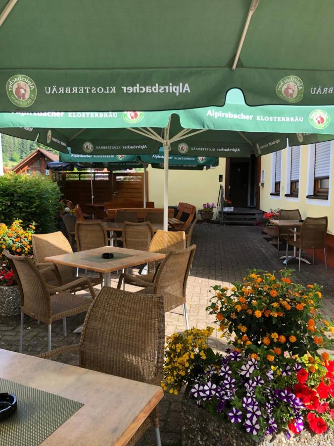Hotel-Restaurant Gasthof Zum Schuetzen Baiersbronn Extérieur photo